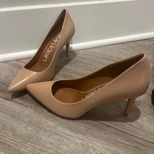 Calvin Klein pumps with gold detail
